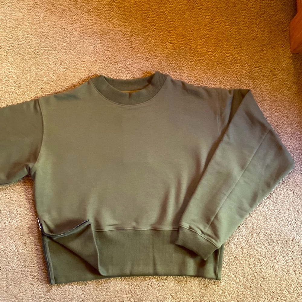 NWT Marcella Cambria Sweatshirt. XS Military Green
